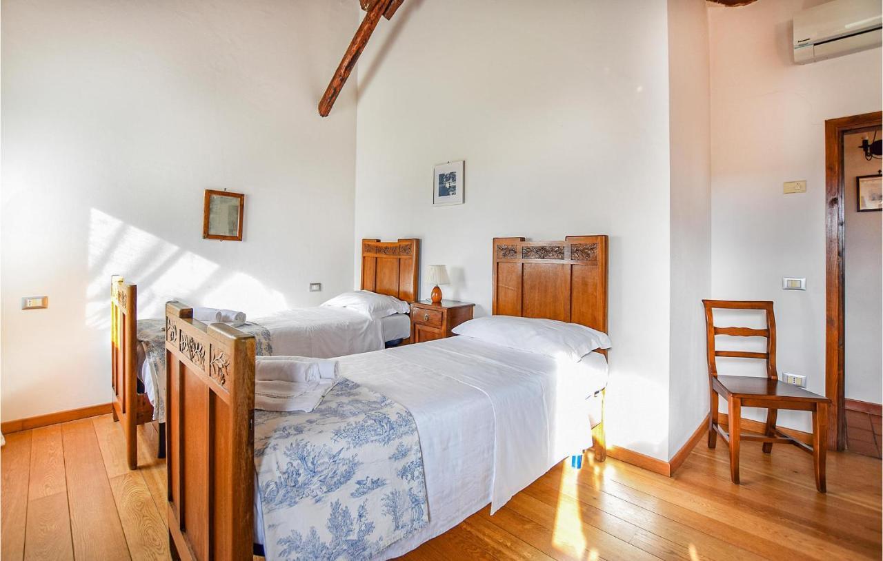 2 Bedroom Awesome Home In Taglio Di Po Ro Porto Viro Buitenkant foto